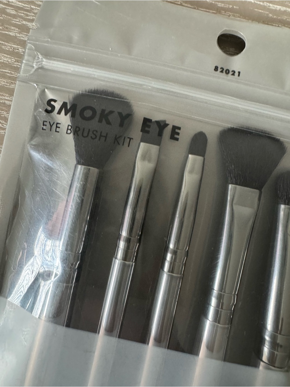 ELF Smoky Eye Brushes Kit, 5 Eye Brushes, New - Picture 3 of 4